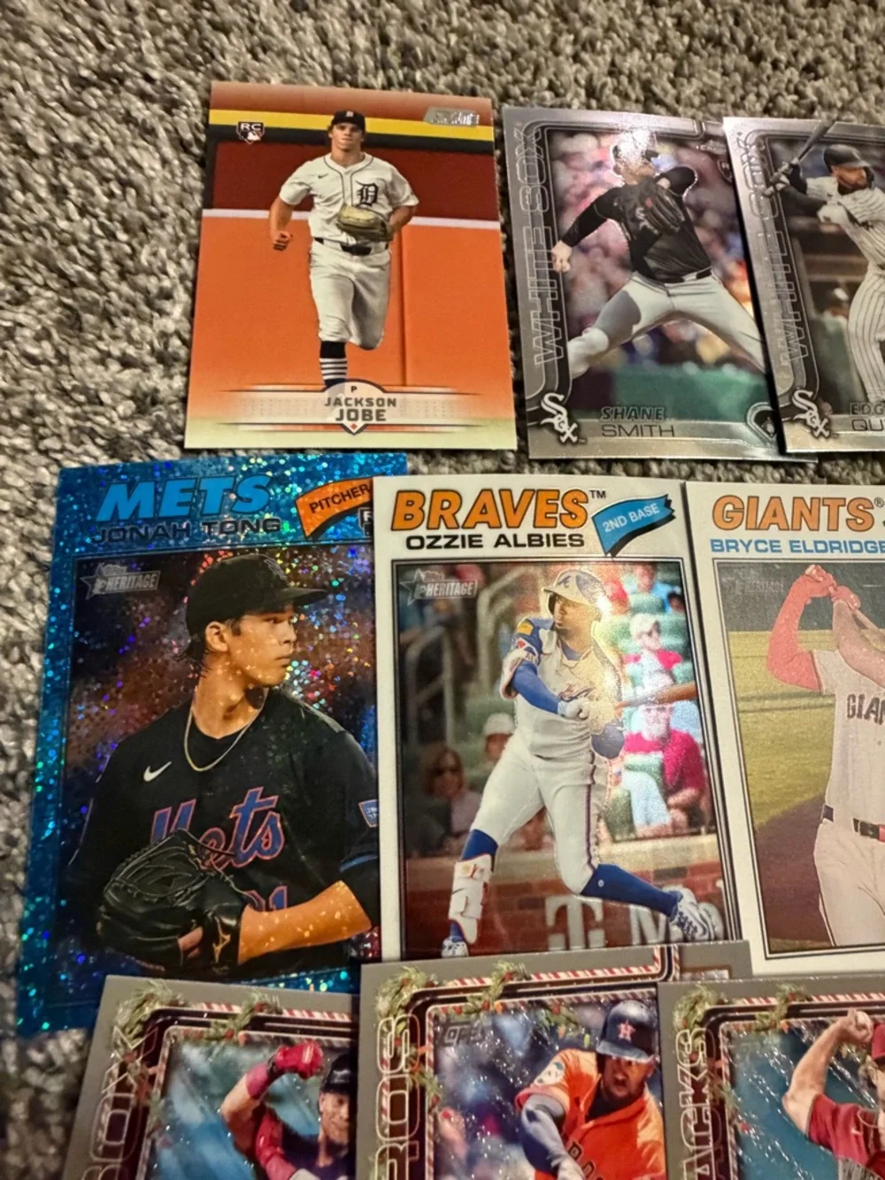 Lot of 130 Topps 2025-2026 baseball cards with rookies & inserts - Picture 8 of 10
